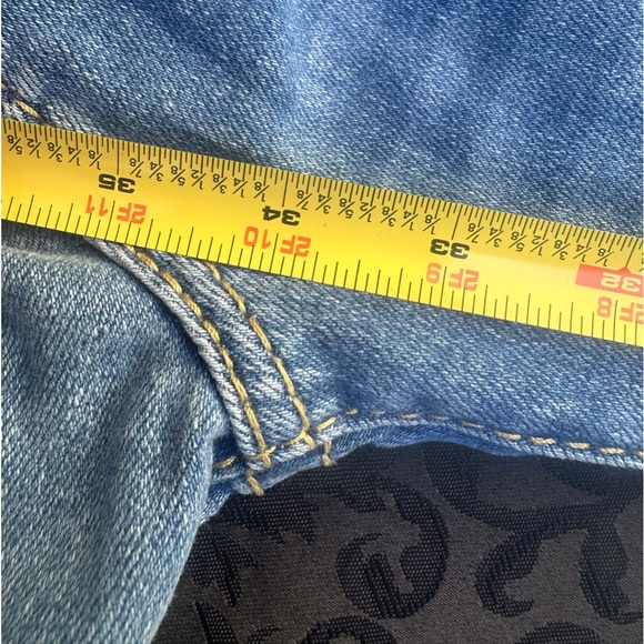 True Religion ROCCO Relaxed Skinny size 34
Inseam 34” - Picture 7 of 7